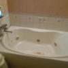 HOTEL BARCH（バーチ）(町田市/ラブホテル)の写真『103号室、浴槽と浴室テレビ』by もんが～