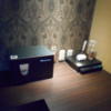 ホテル 利楽(リラク)(所沢市/ラブホテル)の写真『307号室、セーフティボックスとブルーレイプレーヤー』by もんが～