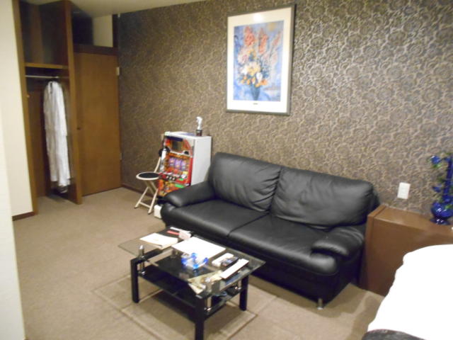 ホテル アモーレ(所沢市/ラブホテル)の写真『405号室、部屋奥から』by もんが～