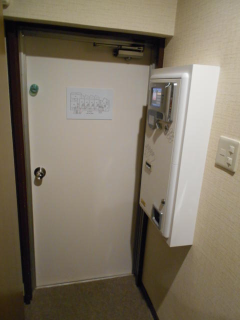 ホテル アモーレ(所沢市/ラブホテル)の写真『405号室、自動清算機』by もんが～