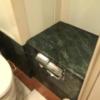 HOTEL CEAN新宿（セアン）(新宿区/ラブホテル)の写真『305号室のトイレの物置台』by 少佐