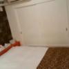ホテル ブルゾン(台東区/ラブホテル)の写真『201号室：部屋の入口からベッドを撮影』by オレの地雷を越えてゆけ！