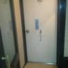 IG ANNEX （アイジーアネックス）(足立区/ラブホテル)の写真『305号室　ルームサービスのための小部屋と外部と通じるドア（外からロック）』by YOSA69