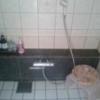 IG ANNEX （アイジーアネックス）(足立区/ラブホテル)の写真『305号室　バスルーム内の洗い場とシャワー、備品類（内風呂）』by YOSA69