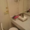 HOTEL LIDO（リド）(江戸川区/ラブホテル)の写真『503号室　洗面台横の湯沸かしポット、ヘアードライヤー、くるくるドライヤー、椅子』by YOSA69