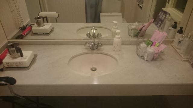 HOTEL LIDO（リド）(江戸川区/ラブホテル)の写真『503号室　洗面ボウルとアメニティ類』by YOSA69
