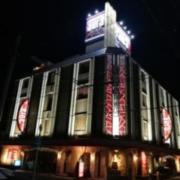 ホテル アウラガーデン(名古屋市千種区/ラブホテル)の写真『夜の外観１』by エロスギ紳士