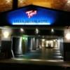 TAOS HOTEL(名古屋市東区/ラブホテル)の写真『夜の駐車場への入り口』by エロスギ紳士