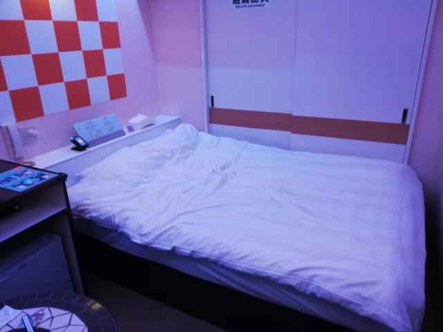 新日本プラザホテル(船橋市/ラブホテル)の写真『72号室　ベッド2』by ところてんえもん