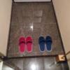 PLAZA K(プラザＫ)(八王子市/ラブホテル)の写真『405号室、玄関にあるスリッパ』by おむすび