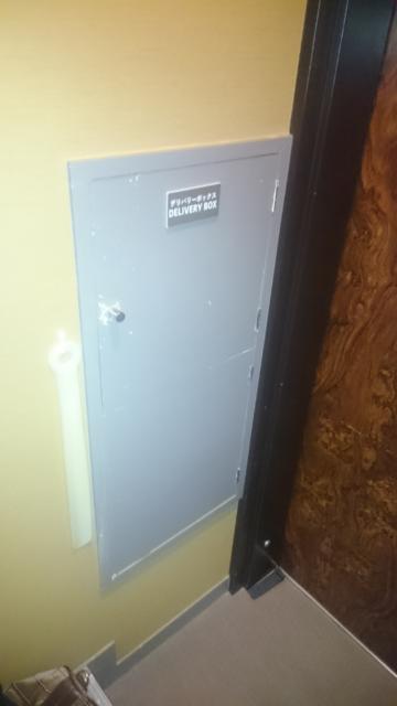 WILL加平(かへい)(足立区/ラブホテル)の写真『203号室　玄関横のデリバリーボックス（ルームサービス用）』by YOSA69