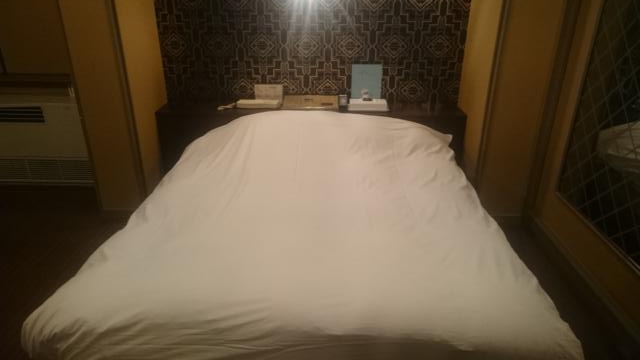 WILL加平(かへい)(足立区/ラブホテル)の写真『203号室　ベッド全景』by YOSA69