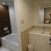 HOTEL Chelsea（チェルシー）(新宿区/ラブホテル)の写真『101号室の洗面台とお風呂入り口』by おやっちゃん