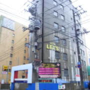 HOTEL LET`S SUSUKINO(札幌市中央区/ラブホテル)の写真『昼の外観』by ホテルレポったー