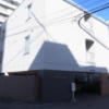 ホテル ロイヤル朋（TOMO）(札幌市北区/ラブホテル)の写真『昼の外観（南西から）』by ホテルレポったー