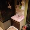 キング(豊島区/ラブホテル)の写真『903号室利用。居間の応接セットの横に洗面台が置かれています。(^_^;)』by キジ
