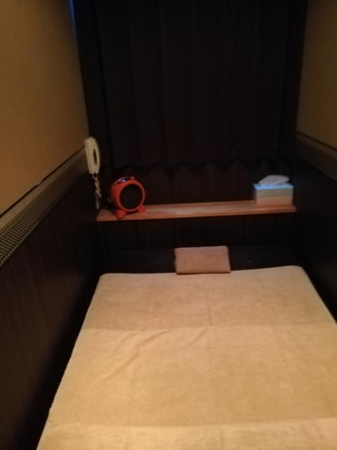 レンタルルーム ドリームセブン(千代田区/ラブホテル)の写真『3号室 入口から奥へ』by ところてんえもん