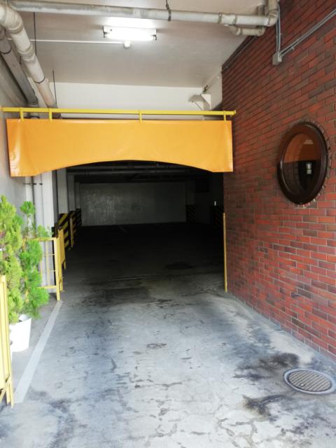 River Side Hotel ASAKA(リバーサイドホテルあさか)(朝霞市/ラブホテル)の写真『昼駐車場』by ところてんえもん