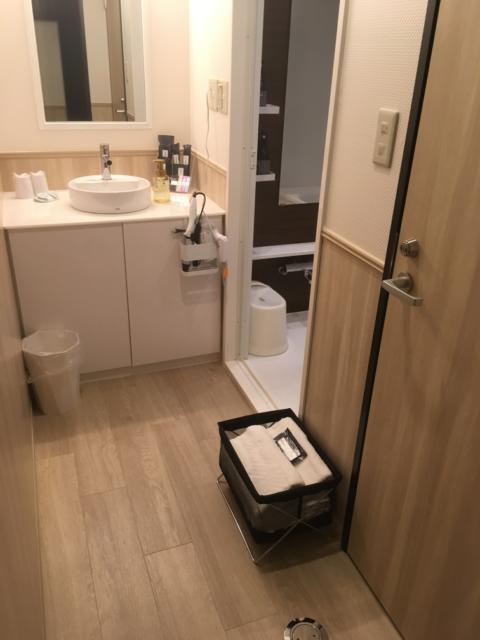 HOTEL Chelsea（チェルシー）(新宿区/ラブホテル)の写真『202号室 洗面器』by 逆水流