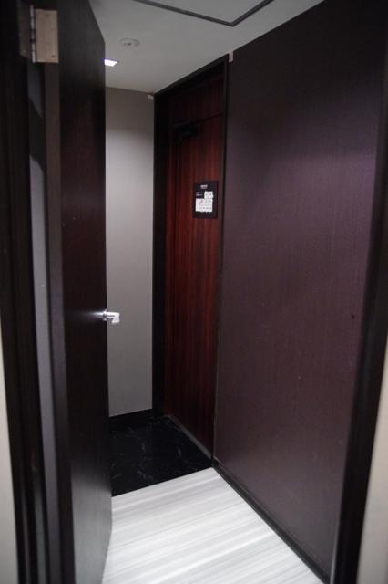 ホテル グラス(豊島区/ラブホテル)の写真『401号室　玄関スペース』by マーケンワン
