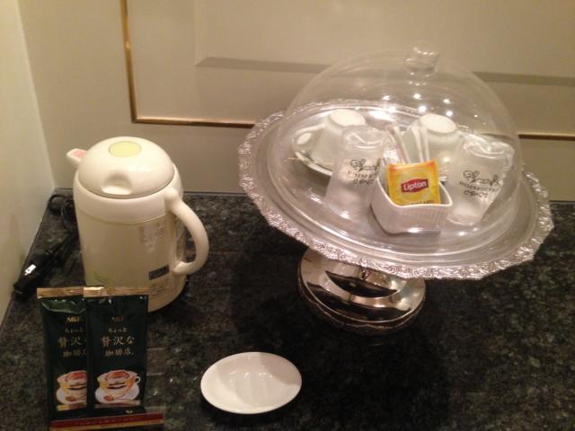 ラモード新宿(新宿区/ラブホテル)の写真『508号室 お茶セット』by サトナカ