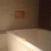 HOTEL GRASSINO URBAN RESORT(立川市/ラブホテル)の写真『203号室 お風呂です。横に並んで2人は入れます。アヒル隊長2名がお出迎え！水鉄砲でも遊べます！』by やまけんちゃん