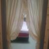 柏ハイランド(柏市/ラブホテル)の写真『405号室　洗面所からの部屋出入口の景色』by YOSA69