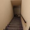 トキワ(豊島区/ラブホテル)の写真『603号室、ベッド室から降りて玄関に繋がる階段(^-^)』by ビデ三郎