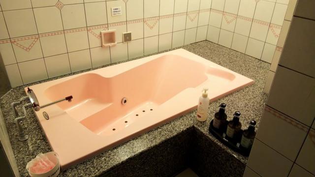 トレンディクラブ(千葉市花見川区/ラブホテル)の写真『605号室　浴槽』by snowx