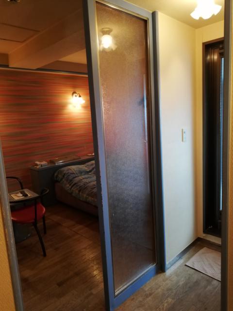 ドルフィン(新宿区/ラブホテル)の写真『406号室　入口から奥』by ところてんえもん