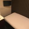 レンタルルーム ダーツ24(品川区/ラブホテル)の写真『(208号室)ベッド下側。小さ目のTVがついています。』by こーめー