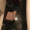 レンタルルーム ダーツ24(品川区/ラブホテル)の写真『(208号室)洗面台下。ごみ箱、タオル、スリッパがあります。』by こーめー