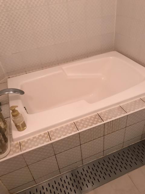 ラピア(新宿区/ラブホテル)の写真『205号室の浴槽』by 少佐