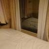 ホテルマーブル(品川区/ラブホテル)の写真『405号室、ベッドと奥が鏡に映るベッド』by ビデ三郎