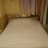 ホテルマーブル(品川区/ラブホテル)の写真『405号室、ベッド』by ビデ三郎