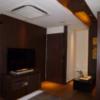 HOTEL AILU(アイル)(豊島区/ラブホテル)の写真『301号室（部屋奥から入口横方向）』by 格付屋