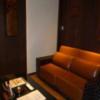 HOTEL AILU(アイル)(豊島区/ラブホテル)の写真『301号室（ソファ）』by 格付屋