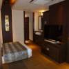 HOTEL AILU(アイル)(豊島区/ラブホテル)の写真『301号室（入口から部屋奥）』by 格付屋