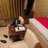 シーズ五反田(品川区/ラブホテル)の写真『205号室、ベッド室のソファー椅子』by ビデ三郎