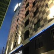 HOTEL ShaSha jewel(大阪市/ラブホテル)の写真『夜の外観』by サトナカ