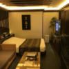 HOTEL AILU(アイル)(豊島区/ラブホテル)の写真『303号室 ベッドとソファーとマッサージチェアー』by バリーさん