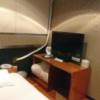 池袋セントラルホテル(豊島区/ラブホテル)の写真『417号室 ベッド左横にテレビとエアコン』by なめろう