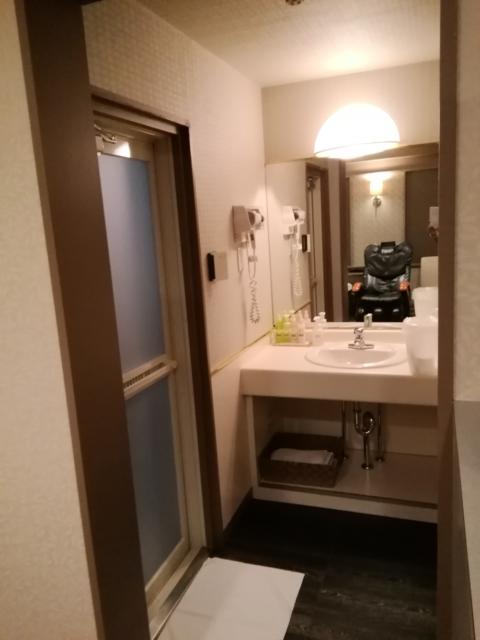 hotel GOLF3 厚木(厚木市/ラブホテル)の写真『A-303号室利用。洗面所は普通。』by キジ