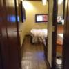 HOTEL MASHA（マシャ）(豊島区/ラブホテル)の写真『305号室 正面のドアを開けた光景。右に洗面台が少し見える』by なめろう