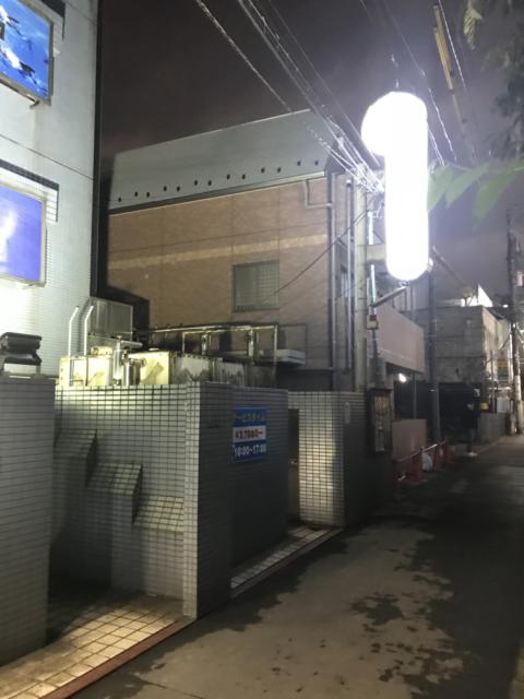 ドルフィン(新宿区/ラブホテル)の写真『夜の外観』by 夢幻人