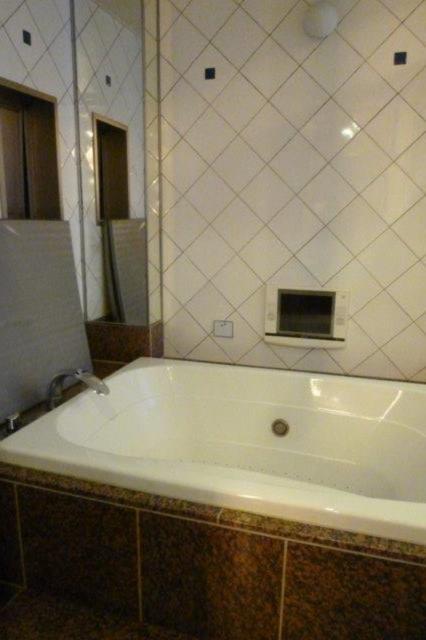 HOTEL SALONE（サローネ）(川崎市川崎区/ラブホテル)の写真『308号室（浴室）』by 格付屋