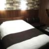 ホテル セピア(船橋市/ラブホテル)の写真『303号室　ベッド』by ところてんえもん