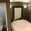 HOTEL アムール(台東区/ラブホテル)の写真『201号室 ベッドとトイレ』by みこすりはん