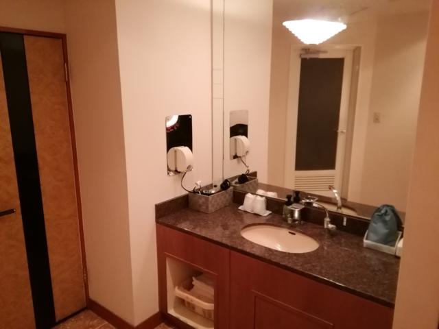 湘南ベイホテル(茅ヶ崎市/ラブホテル)の写真『307号室利用。洗面所の写真です。』by キジ