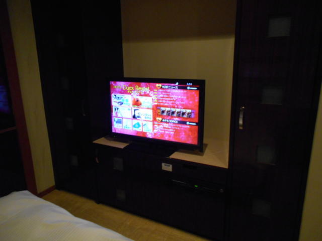HOTEL Duex Resort(デューリゾート)(入間市/ラブホテル)の写真『203号室、テレビ』by もんが～
